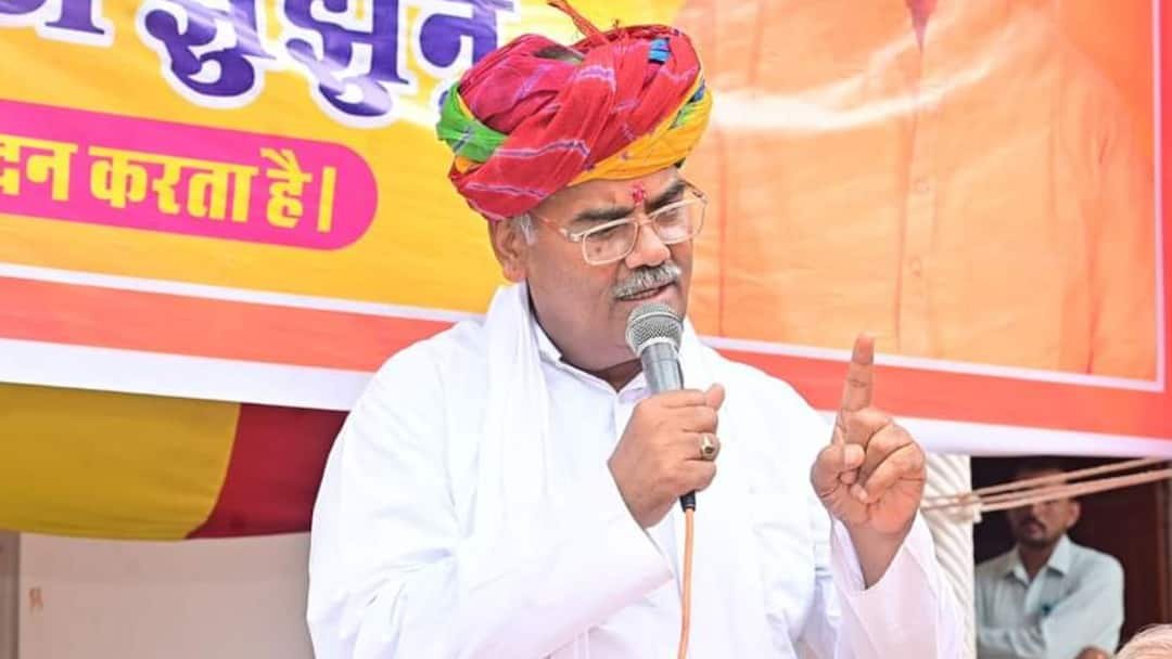 राजस्थान: शिक्षा मंत्री मदन दिलावर की बेतुकी सलाह, कहा- ‘गाय चराएं बेरोजगार युवा, मिलेंगे 1000’